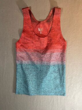 Athleta Momentum Seamless Tank (space-dye or ombre colorway).